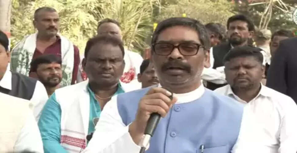 झारखंड : 77 साल पहले हजारों निर्दोष लोगों के खून से लाल हुई थी खरसावां की धरती, शहीदों को नमन करने पहुंचे सीएम हेमंत