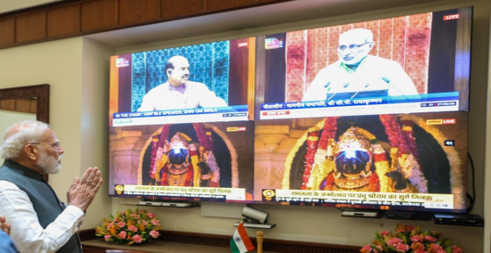 सूर्य तिलक के साक्षी बने पीएम मोदी, बोले- प्रभु श्रीराम का आशीर्वाद हम सभी पर बना रहे