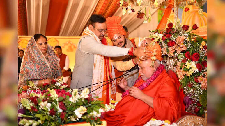 जयपुर में जगद्गुरु रामभद्राचार्य का जन्मदिन समारोह आयोजित, सीएम भजनलाल शर्मा भी हुए शामिल
