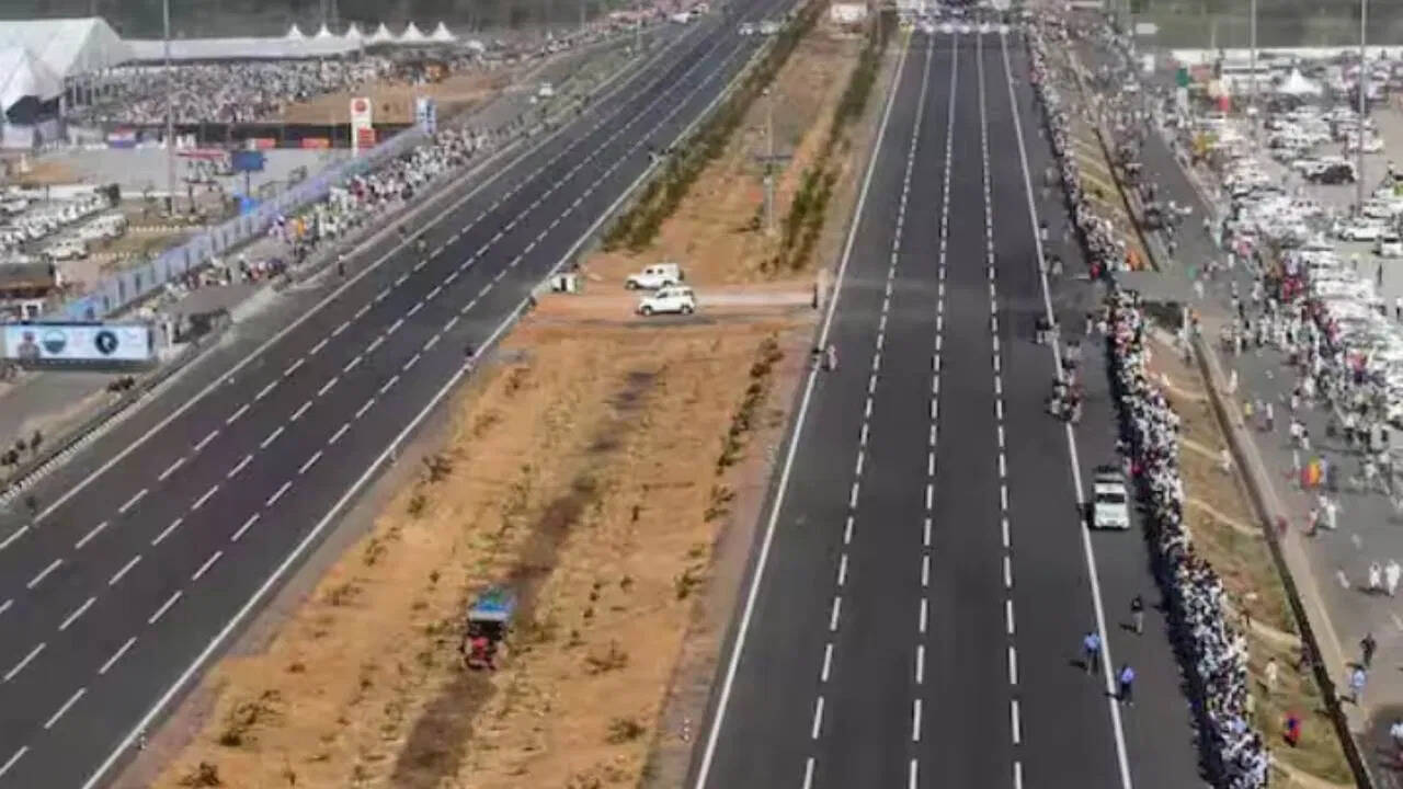 दौसा में 6 साल पहले लापता प्रिंस की तलाश जारी, दिल्ली-मुंबई एक्सप्रेसवे पर 12 दिन से चल रही हाईटेक खुदाई