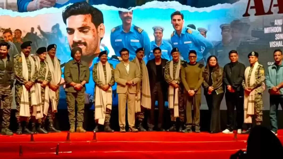 वीडियो में देखें भारत–पाक सीमा पर बीएसएफ जवानों के बीच लॉन्च हुआ ‘बॉर्डर 2’ का गीत ‘घर कब आओगे’