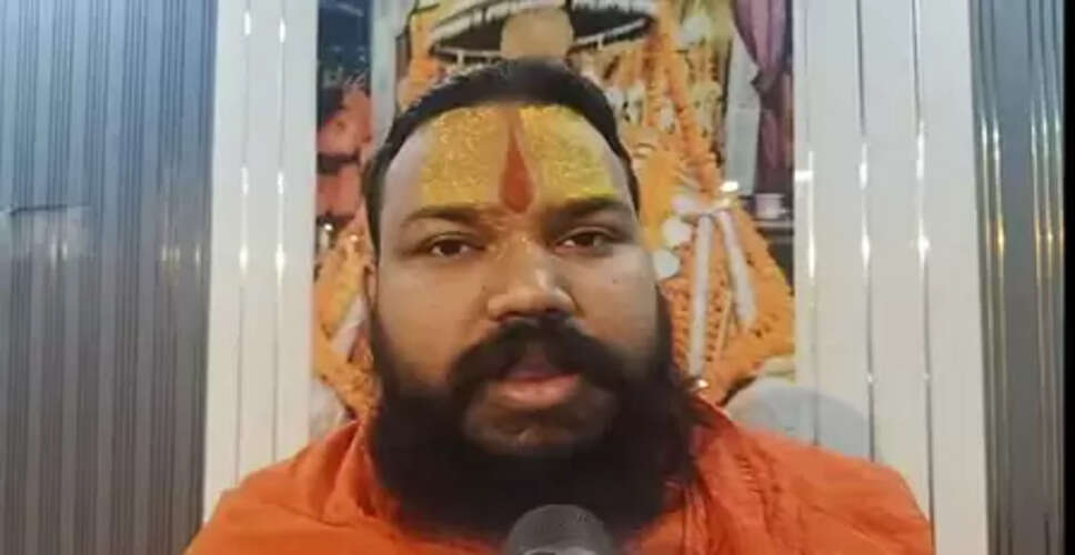 संत देवेशाचार्य ने देवकीनंदन ठाकुर के बयान का किया समर्थन, कहा &ndash; शाहरुख खान का एजेंडा हिंदू विरोधी