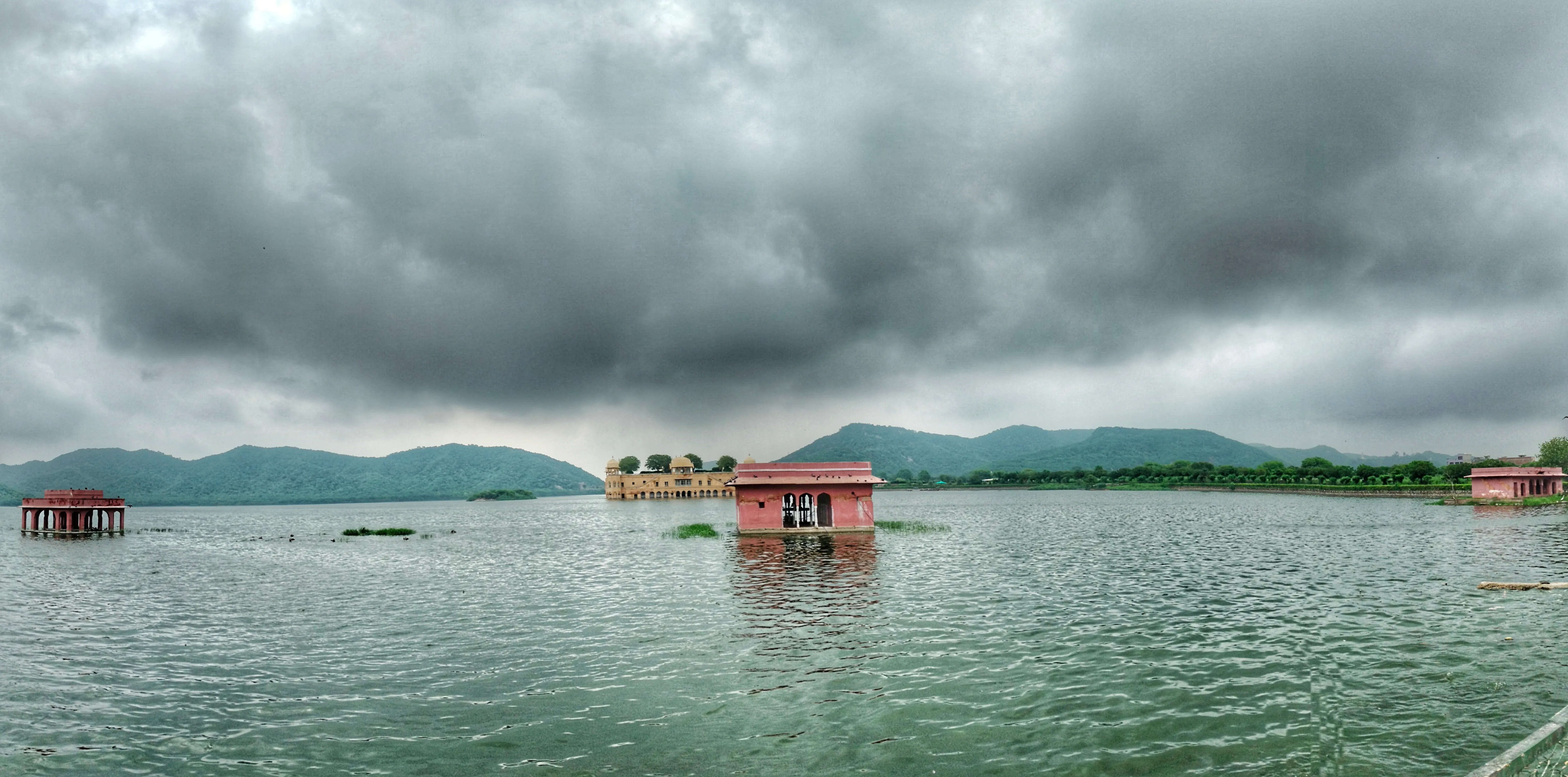 जयपुर में अचानक बदला मौसम, फुटेज में देखें प्रदेश में मावठ की संभावना; कोहरे और आंधी-बारिश का अलर्ट जारी