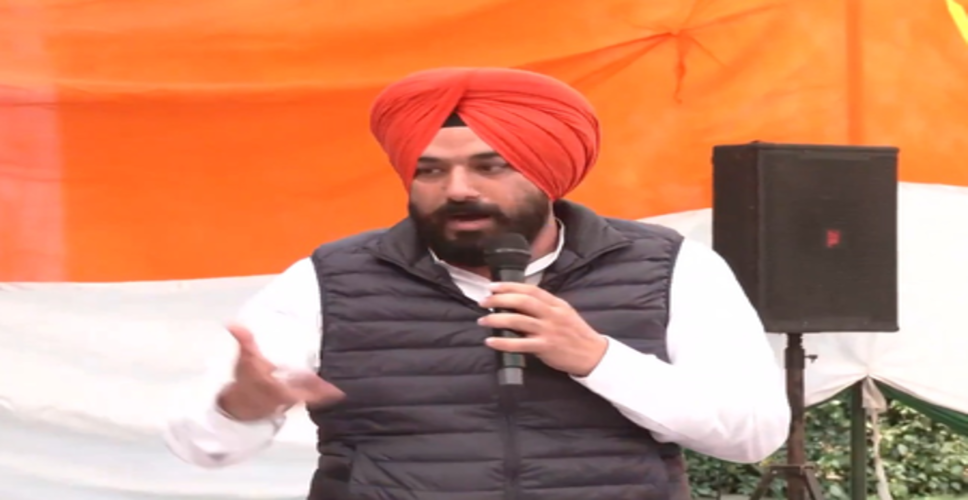 एआई समिट में शर्टलेस प्रदर्शन पर कांग्रेस नेता का बयान, भाजपा ने किया पलटवार