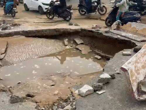राजस्थान में मानसून का जोर: जयपुर में सड़कें धंसीं, वीडियो में जाने सीकर में 3 फीट तक जलभराव; अगले 5 दिन भारी बारिश का अलर्ट