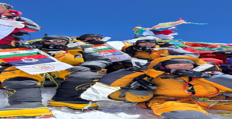 अमित शाह ने एवरेस्ट पर वंदे मातरम गाने वाली बीएसएफ की महिला टीम को किया सैल्यूट, बोले- 'नारी शक्ति ने रचा इतिहास'