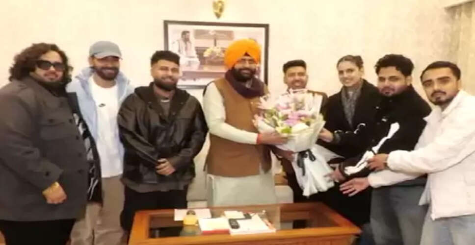 नशे के खिलाफ लड़ने के लिए सीएम नायब सिंह सैनी ने पंजाब-हरियाणा के सिंगर्स से की मुलाकात