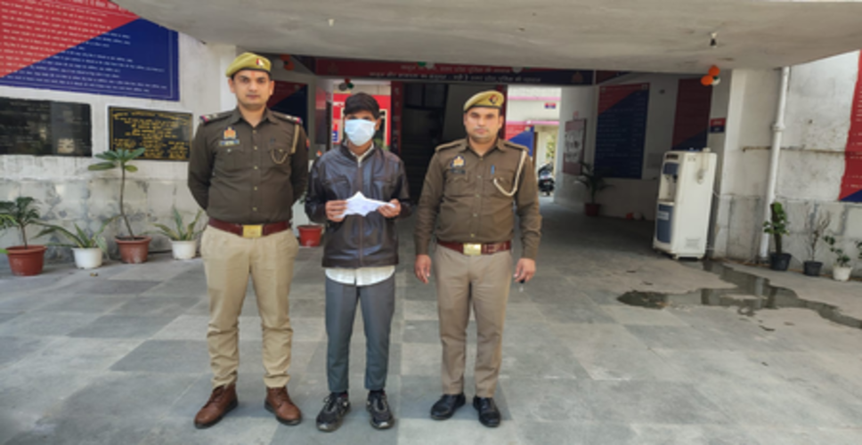 नोएडा में 25 हजार के इनामी वांछित अभियुक्त गिरफ्तार, अवैध हथियार बरामद