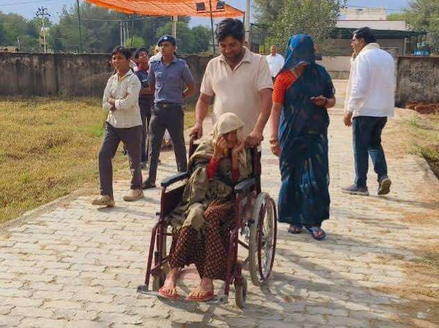 जयपुर की 112 ग्राम पंचायतों में सरपंच-वार्ड पंच चुनाव की वोटिंग पूरी, वीडियो में जाने 928 उम्मीदवारों की किस्मत का फैसला आज