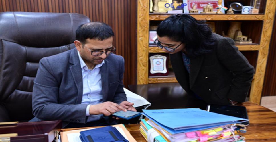 उत्तरकाशी में जनगणना-2027 का आगाज, डीएम-एडीएम ने खुद किया स्व-गणना पंजीकरण