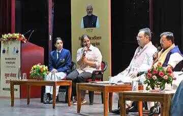 दाल-बाटी-चूरमा पर नहीं आया जवाब तो नितिन नवीन बोले- कहीं बाहर से तो नहीं बुलाया? फुटेज में देंखे फिर गूंजा राजस्थान के सूरमा