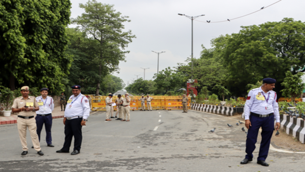 ब्रिक्स शिखर सम्मेलन की तैयारियों के बीच दिल्ली में 2 सितंबर को ट्रैफिक डायवर्जन, कई सड़कें रहेंगी बंद