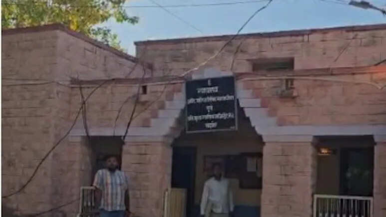 बाड़मेर अदालत ने पुलिस निरीक्षक को गवाही न देने पर भेजा न्यायिक हिरासत में, बाद में जमानत पर रिहा