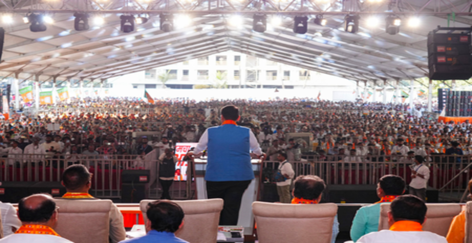 वसई-विरार चुनाव से पहले फडणवीस का हितेंद्र ठाकुर पर बड़ा हमला, अवैध निर्माण को लेकर माफिया पर साधा निशाना