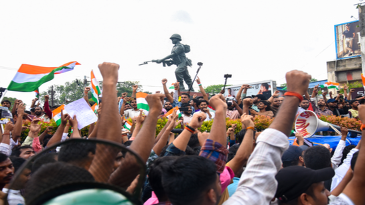 रांची : परीक्षा में गड़बड़ियों के खिलाफ एबीवीपी का प्रदर्शन, विधानसभा घेराव की चेतावनी