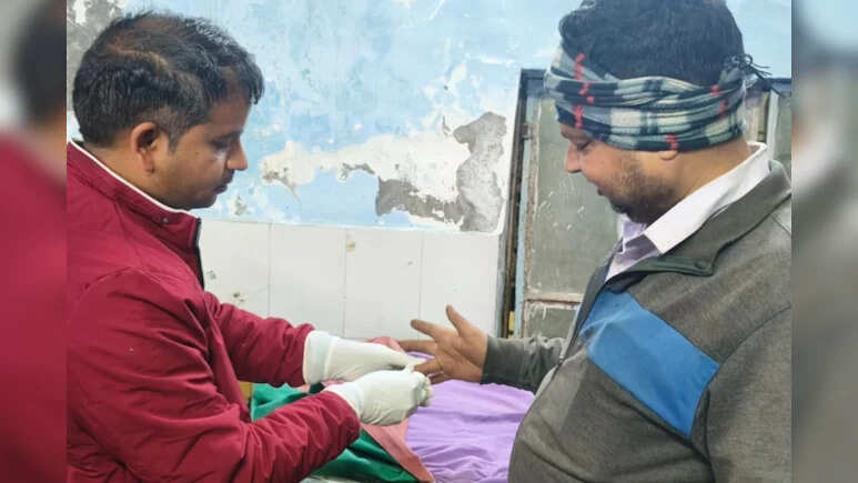 5 घंटे तक कार में बंधक रहा व्यापारी, बदमाशों ने मारपीट के बाद की लूट