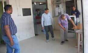 अलवर में पोस्टमैन पर गंभीर आरोप, वीडियो में देंखे टारगेट पूरा करने के लिए एक ग्राहक के नाम पर खोले 20 RD खाते