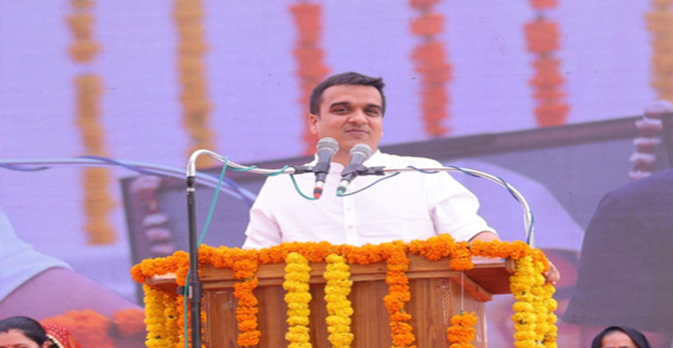 बनास डेयरी बोर्ड में 33 प्रतिशत महिलाओं की भागीदारी संसद में आरक्षण प्रस्ताव की झलक: हर्ष संघवी