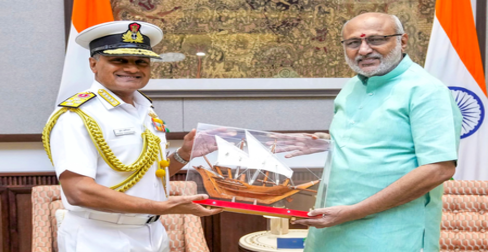 नौसेना प्रमुख एडमिरल कृष्णा स्वामीनाथन ने उपराष्ट्रपति सीपी राधाकृष्णन से मुलाकात की