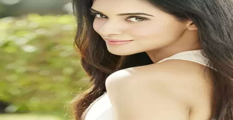 'शादी के 10 साल और यह सफर अभी भी जारी है,' असिन ने दिखाई एनिवर्सरी सेलिब्रेशन की झलक