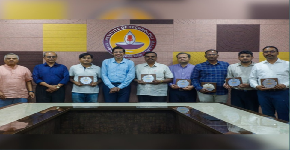 आईआईटी मद्रास ने छह शिक्षकों को 'फर्स्ट प्रिंसिपल्स टीचर्स अवार्ड 2026' से किया सम्मानित