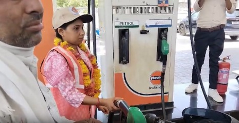 मध्य प्रदेश: &lsquo;शक्ति दीदी&rsquo; पहल बनी महिलाओं की ताकत, पेट्रोल पंपों को संभाल रहीं 118 महिलाएं