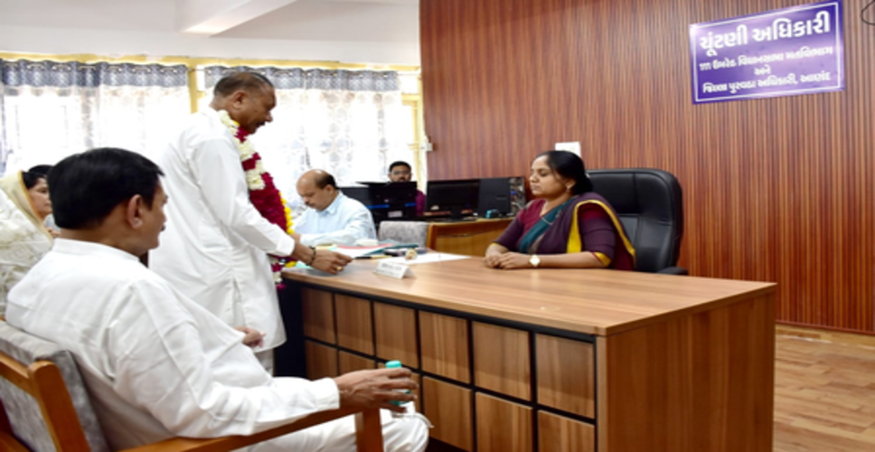 गुजरात: उमरेठ उपचुनाव के लिए छह उम्मीदवारों ने नामांकन दाखिल किया