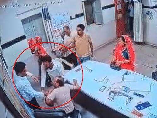 भीनमाल अस्पताल में डॉक्टर से मारपीट, वीडियो में देंखव वकील पर थप्पड़ मारने और नेम प्लेट से सिर पर वार करने का आरोप