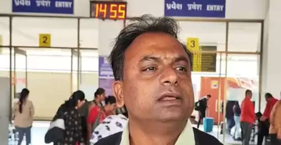 रेल किराया बढ़ोतरी पर बोले यात्री, जेब पर ज्यादा असर नहीं पड़ेगा