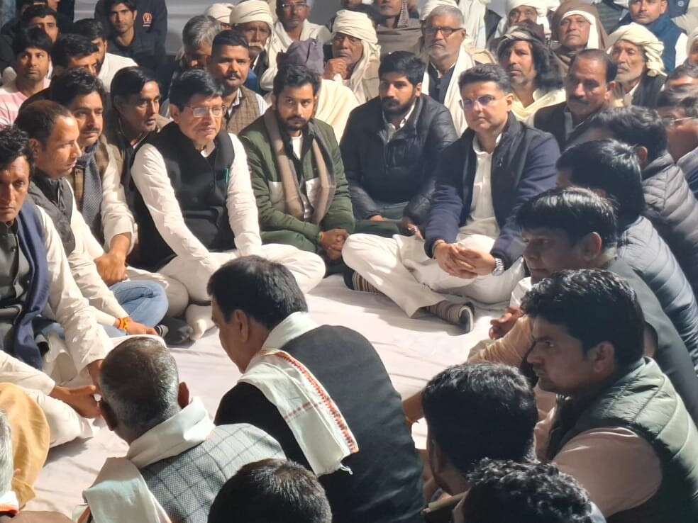 शोक सभा में जाते समय स्वागत में पटाखे देख नाराज हुए सचिन पायलट, फुटेज में देखें बोले— ‘क्या आज का दिन इसके लिए ठीक है?’