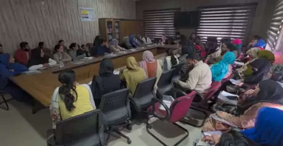 जम्मू-कश्मीर : रामबन में 'एनीमिया मुक्त भारत' अभियान तेज, आशा वर्कर्स को एनीमिया रोकथाम की ट्रेनिंग दी गई