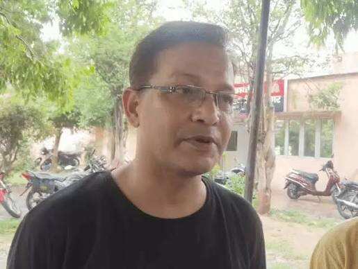 मलेशिया में नौकरी के नाम पर युवक को 2 लाख में बेचा, वीडियो में जाने 71 दिन तक बंधक बनाकर कराया काम; पत्नी की शिकायत पर हुई घर वापसी