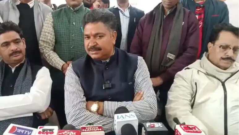 टीकाराम जूली का भाजपा सरकार पर हमला: जनता के मुद्दों पर लड़ाई सड़क से सदन तक