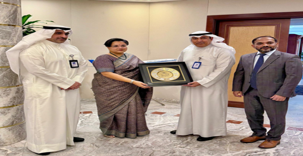 कुवैत एयरवेज चेयरमैन से म&zwj;िलीं भारतीय राजदूत परमिता त्रिपाठी, उड़ानों के पुनः संचालन पर की चर्चा