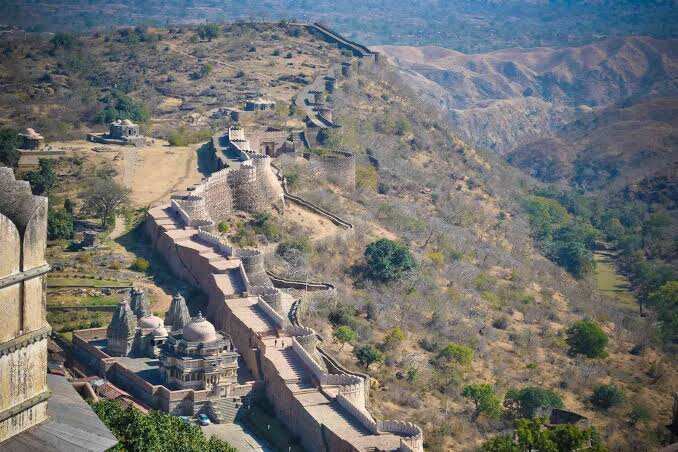 चीन की दीवार को टक्कर देता कुंभलगढ़ किला: 36 किमी लंबी प्राचीर, मुगलों के लिए बना चुनौती, यहीं जन्मे थे महाराणा प्रताप