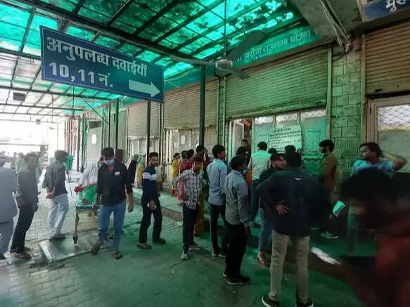 जयपुरिया हॉस्पिटल में मंत्री दौरे के दौरान अव्यवस्था, वीडियो में देखें घायलों के परिजनों को वार्ड से निकाला गया