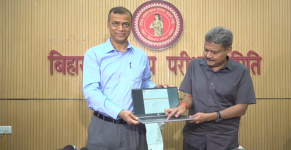 बिहार : मैट्रिक परीक्षा के परिणाम में छात्राओं ने मारी बाजी, 81.79 प्रतिशत परीक्षार्थी उत्तीर्ण