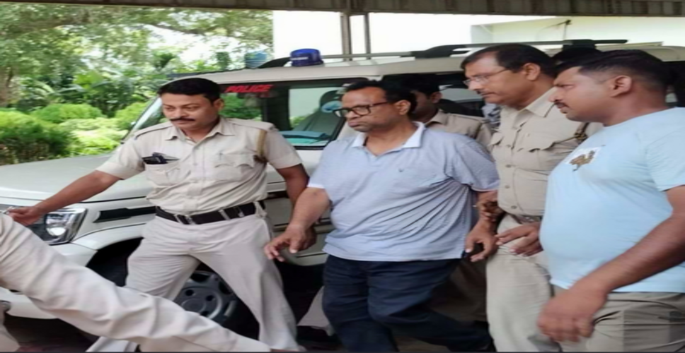 पश्चिम बंगाल : भ्रष्टाचार के आरोप में पूर्व तृणमूल विधायक देबप्रसाद बाग गिरफ्तार