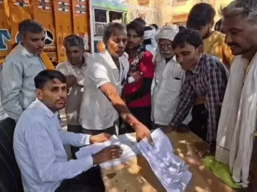 दौसा में दो दिन में पहुंचेगी डीएपी खाद की 20 हजार बैग की खेप, अधिकारियों ने किसानों को दी सलाह
