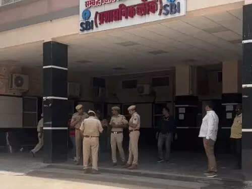 सरकारी कैंसर इंजेक्शन दिल्ली के ब्लैक मार्केट में मिला, चार गिरफ्तार; बीकानेर से सप्लाई हुए 4 वायल