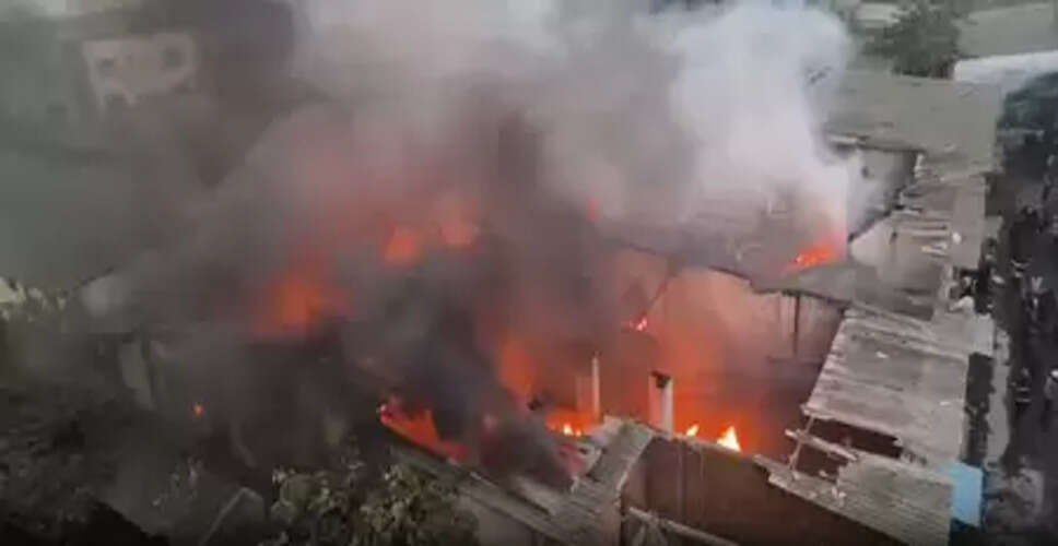 भिवंडी: फैक्ट्री में लगी भीषण आग, सिलेंडर ब्लास्ट होने से दमकल विभाग का कर्मचारी घायल