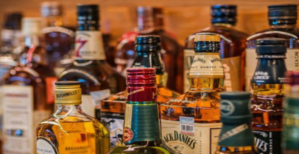 गुजरात: जामनगर-राजकोट हाईवे पर 1.39 करोड़ रुपए की शराब जब्त, ट्रक ड्राइवर गिरफ्तार