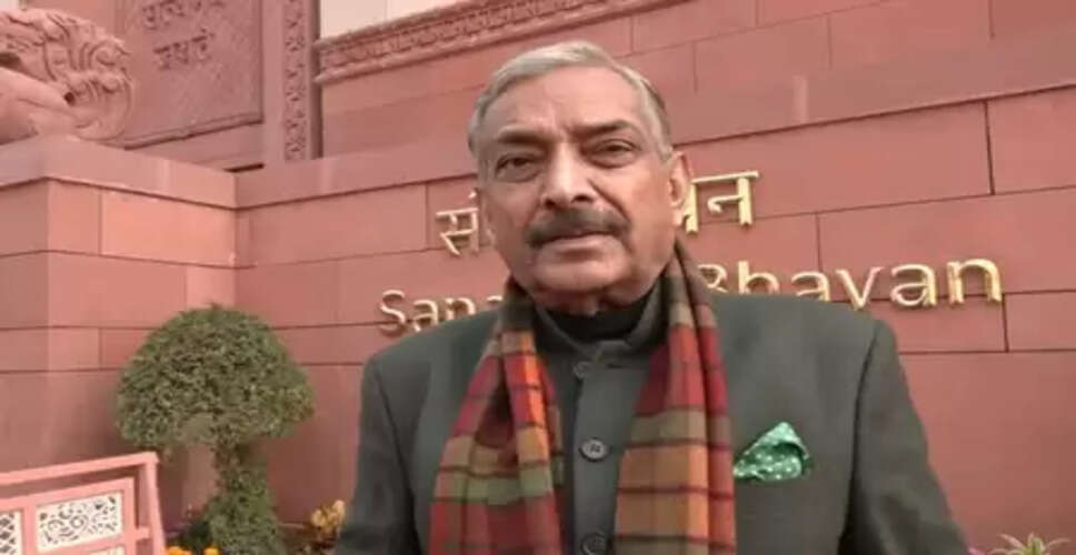 पृथ्वीराज चव्हाण के बयान पर राजनीतिक घमासान, प्रमोद तिवारी बोले- इंदिरा गांधी के नेतृत्व में बदला था विश्व का नक्शा