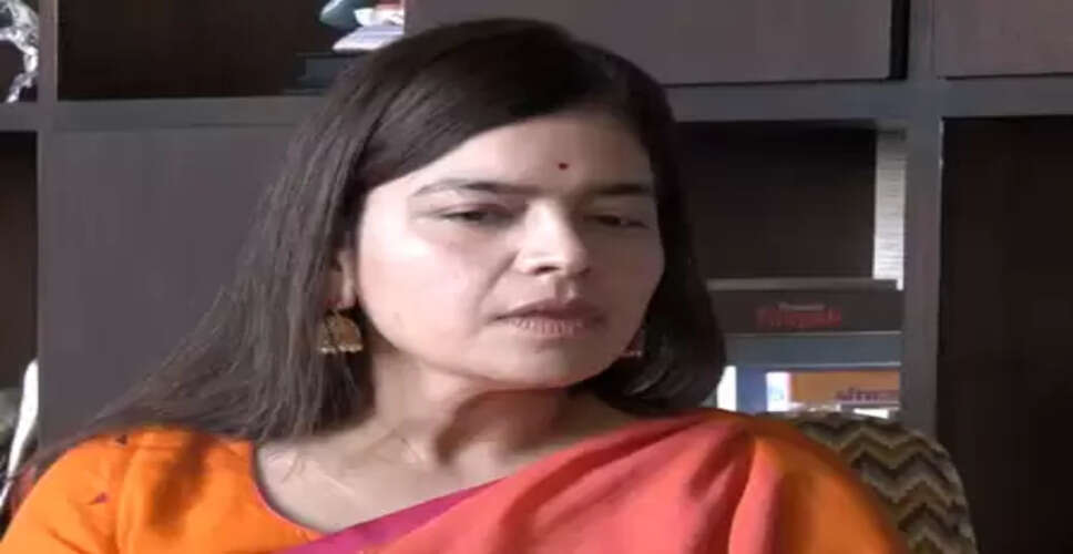 ओवैसी की राजनीति बांटो और राज करो की नीति पर आधारित : पूनम महाजन