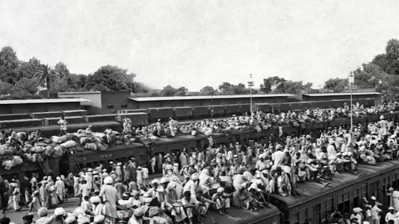 विभाजन विभीषिका स्मृति दिवस: कई नेताओं ने दी श्रद्धांजलि, अमित शाह बोले- 'देश के बंटवारे का दंश कांग्रेस की देन'
