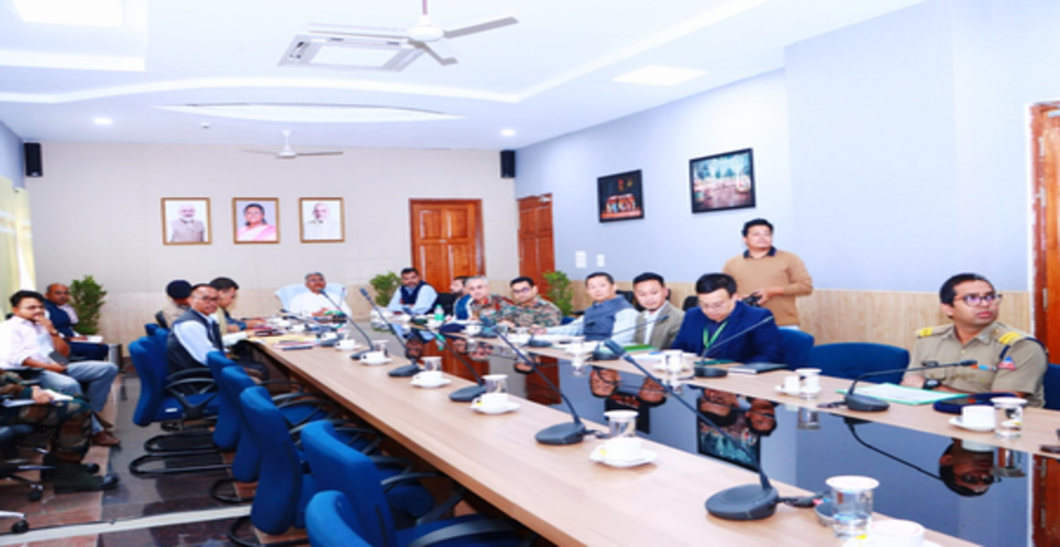 मणिपुर के गृह मंत्री ने सीमा पर बाड़ लगाने के काम की समीक्षा की, सुरक्षा व्यवस्था को और तेज करने के निर्देश दिए