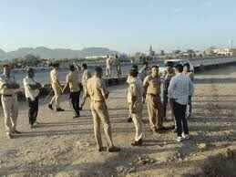 तेज रफ्तार ईको वैन खाई में पलटी, एक की मौत, 6 घायल, वीडियो में देंखे खाटू श्याम दर्शन से लौट रहा था परिवार