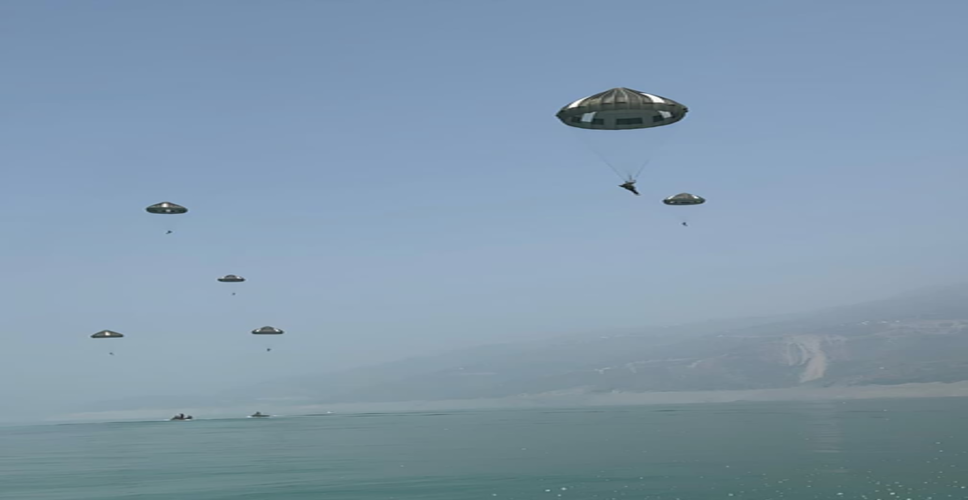 टिहरी बांध पर सेना के जवानों ने किया पैरा जंपिंग का विशेष प्रशिक्षण