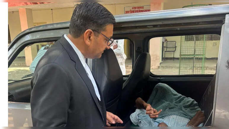 सड़क हादसे में दिव्यांग हुए युवक के लिए न्यायालय का मानवीय फैसला, जज की पहल की हो रही सराहना