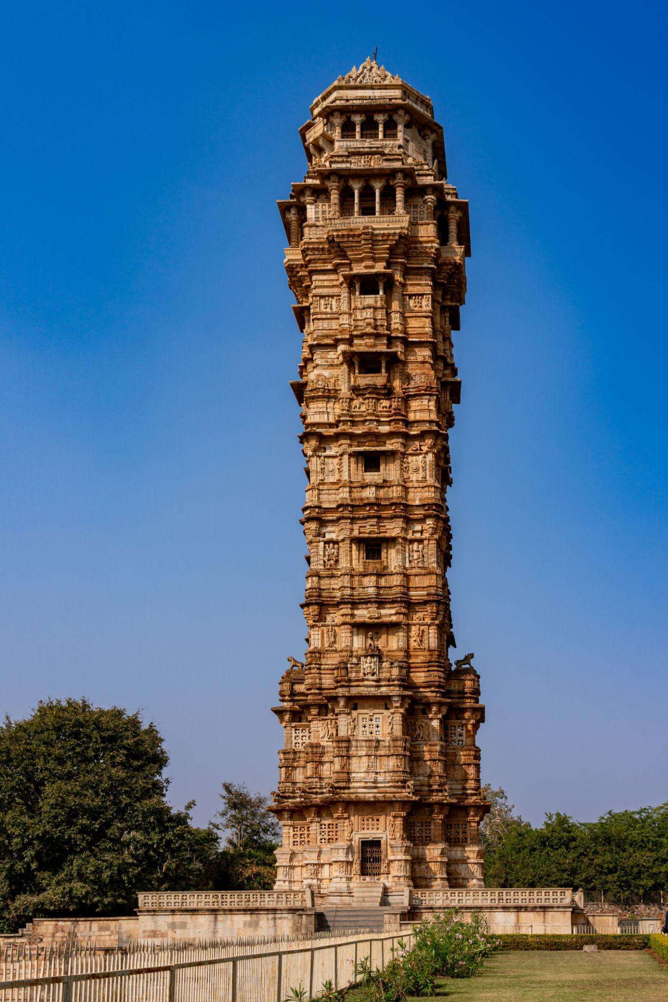 विजय स्तम्भ चित्तौड़गढ़ का इतिहास: महाराणा कुंभा की विजय की अमर निशानी